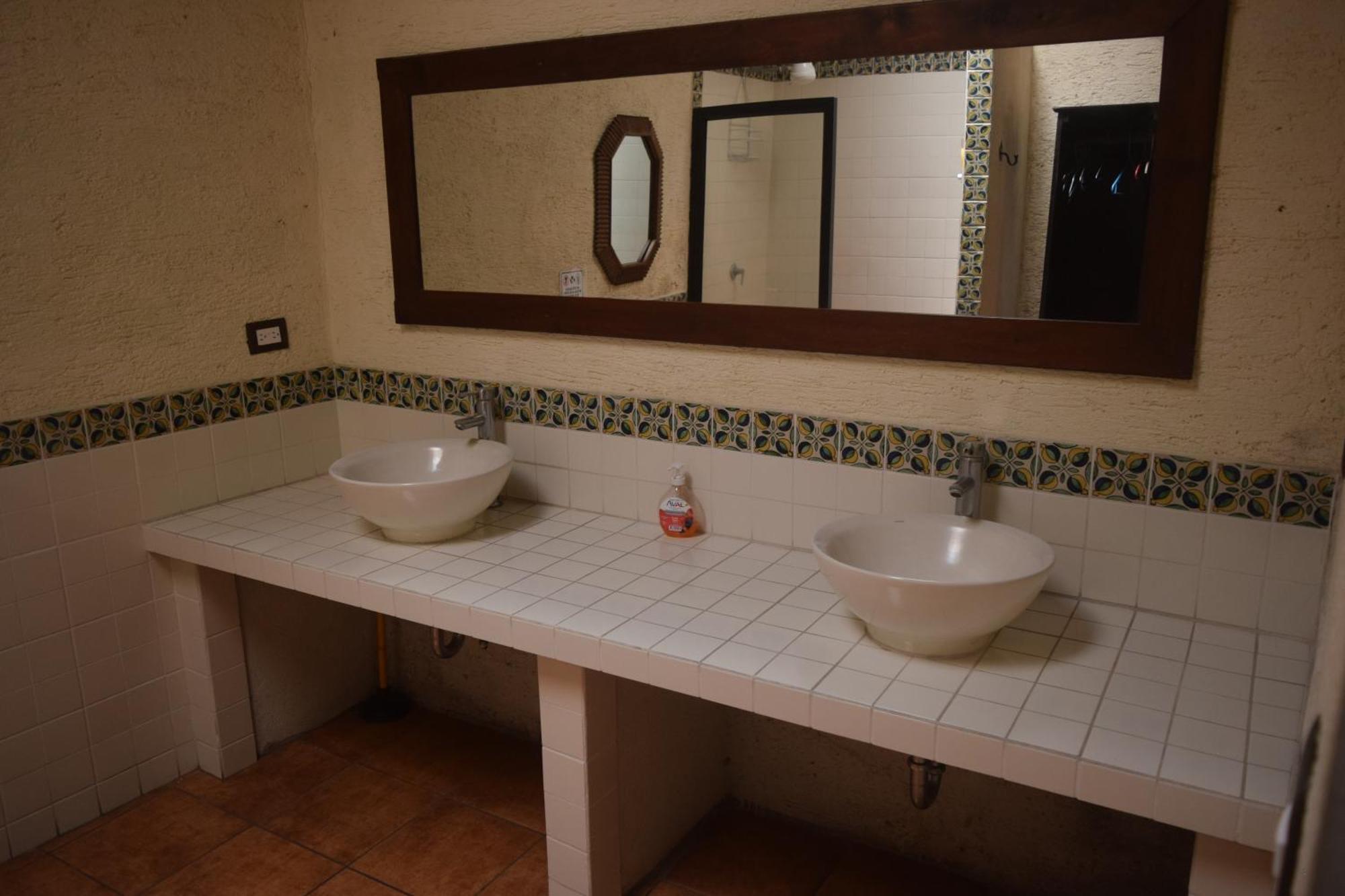 Casa Del Viajero Colonial Apartment Antigua Luaran gambar